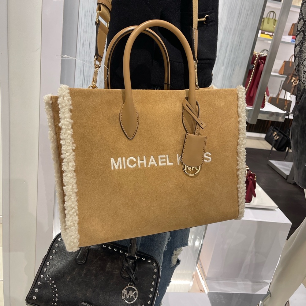 MICHAEL KORS Mirella Medium Suede and Faux Shearling Tote Bag
Peanut 
NWT - Picture 5 of 16